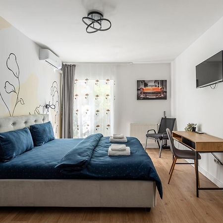 Beta Studio Langa Iulius Mall Клуж-Напока Экстерьер фото